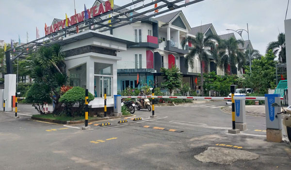 Kiểm soát xe máy oto vào ra 2 cổng