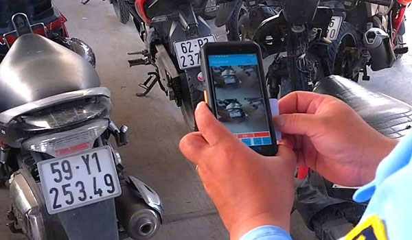 Máy quét thẻ giữ xe cầm tay